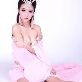 活在神仙姐姐的怀抱