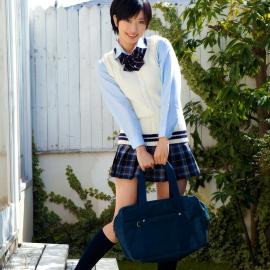 清纯校服背后的仓持由香