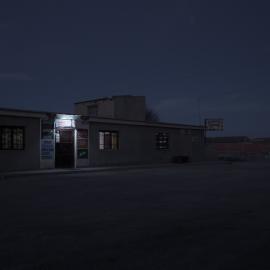 当世界只剩一盏灯光