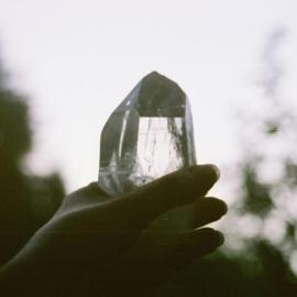 以“上帝之名”拍摄死亡的女孩