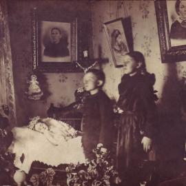 遗体艺术摄影：为了静默的灵魂