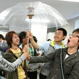 无雨也如下雨的funbrella