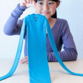 纤长的“tou”围巾