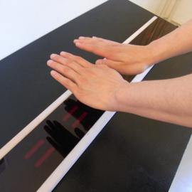 AirPiano,在空气中弹奏音乐。