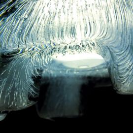 jorge manes设计的“没有用处的灯”