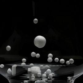 随着音乐跳动的低音球
