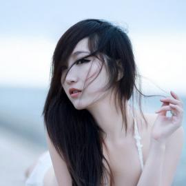 拥抱自己心胸的感觉