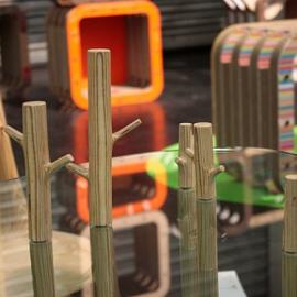 Woo Suk Han设计的树枝桌