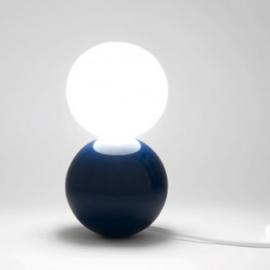 圆润光滑的球灯