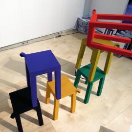 别致的'handle'凳子