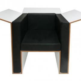 棱角分明的纸箱座椅