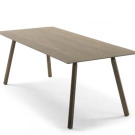 轻盈便携的Nomad桌子