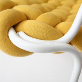 Imaginary Office的编织沙发