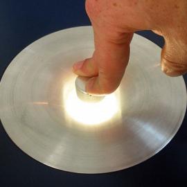 将灯与桌子结合