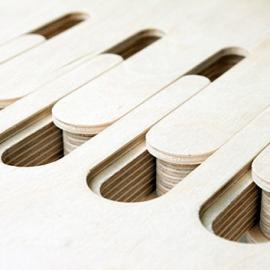 Tak Euy Sung设计的f(x) 凳子