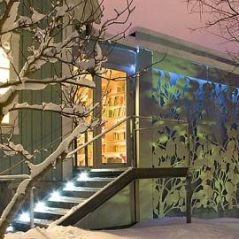 用铝材包装的房子