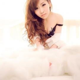 纯纯含草莓的姑娘