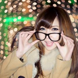 卡哇伊呢！大眼非主流美女