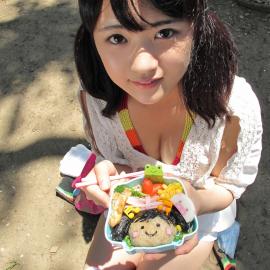 日本稚嫩面孔少女便当写真