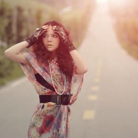 爱玩复古味的80美女