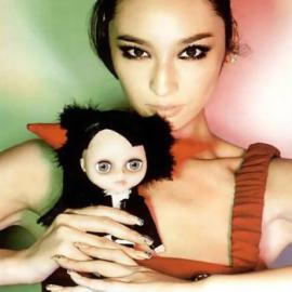 吴佩慈写真大玩妖娆搞怪