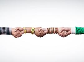 滴露：手手相传