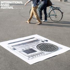 Kiss FM：排水口变脸复古收音机