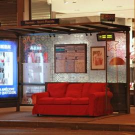 创意十足的候车亭广告