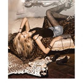 意大利SOS牛仔裤广告