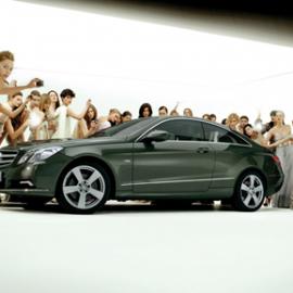 Mercedes-Benz(E级跑车)创意广告