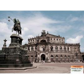 Holiday Tours:学生们的恶作剧