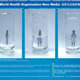 有水喝，他就会立刻改观