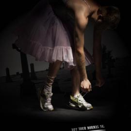 Run Like Hell 平面广告设计