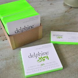 30款鲜艳的霓虹色彩名片设计