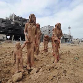 加沙 流亡的家庭泥塑