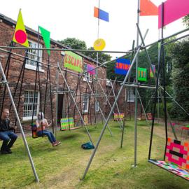 一起荡秋千吧！