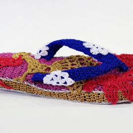 Olek 为夏季女鞋钩织人字拖和凉鞋