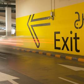 迪拜购物中心停车场指示系统