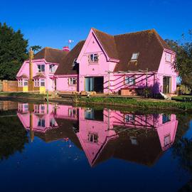 Eaton House：超梦幻的粉红色天堂