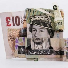 用纸币拼出的肖像画