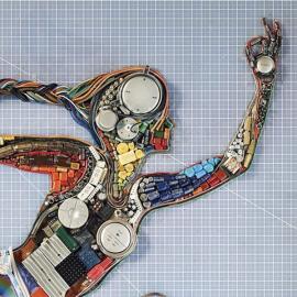 电脑零部件拼成的创意海报