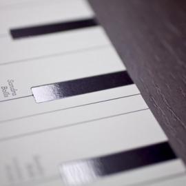 四张创意的钢琴键名片设计欣赏