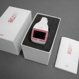 黑色简洁大方的国外画册设计