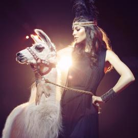 ELLE最新摄影：马戏团的故事