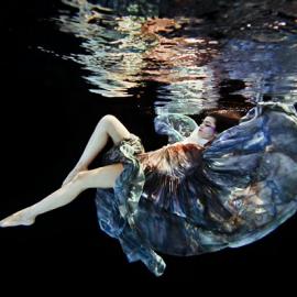 Ilse Moore水下摄影作品：The Spirit of Galatea