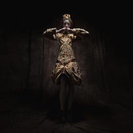 Sylwia Makris 静默的肢体语言