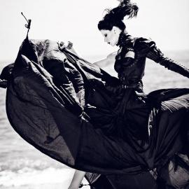 张晶娜:从射击国手到时尚摄影师的蜕变