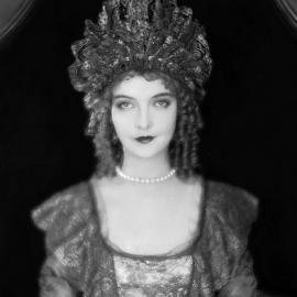 陈年的故事――旧影像中惊鸿一瞥（一）