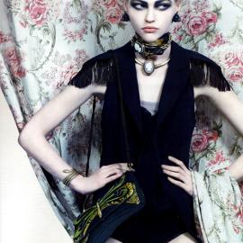 法国版VOGUE三月号精选时尚摄影