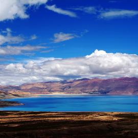 雪山下的佩姑错